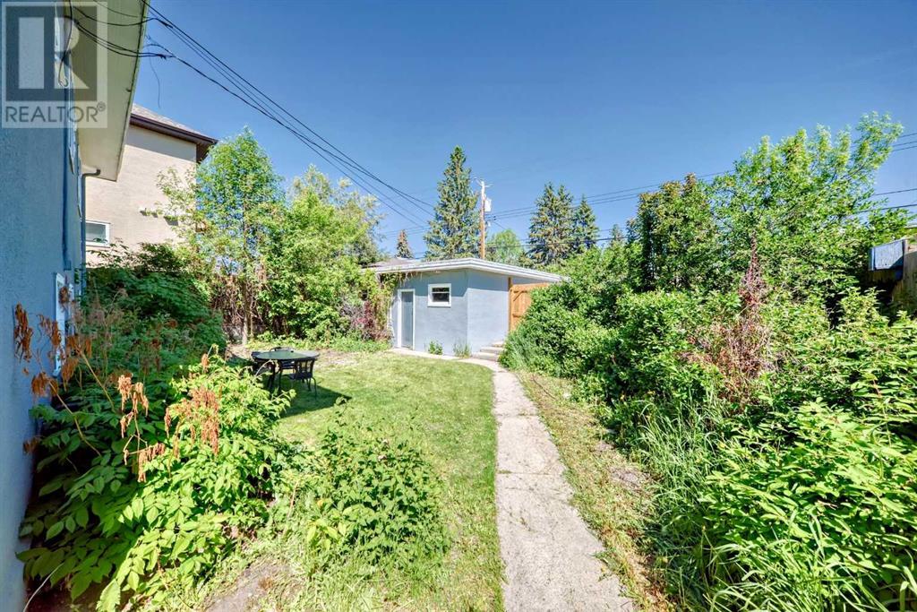 Single Family House Bi-level for Sale in   Avenue NW Capitol Hill Calgary 