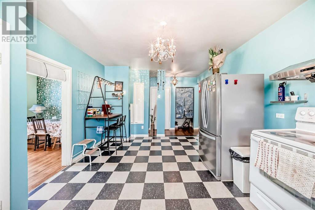 Single Family House Bi-level for Sale in   Avenue NW Capitol Hill Calgary 