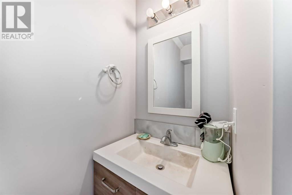 Single Family House Bi-level for Sale in   Avenue NW Capitol Hill Calgary 