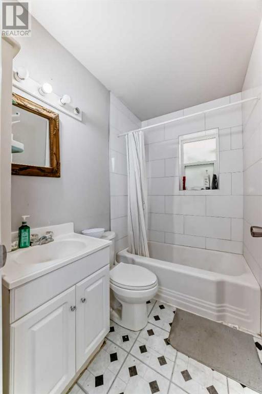 Single Family House Bi-level for Sale in   Avenue NW Capitol Hill Calgary 