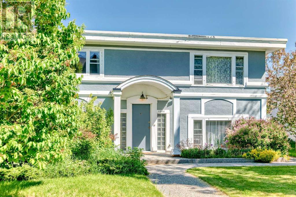 Single Family House Bi-level for Sale in   Avenue NW Capitol Hill Calgary 