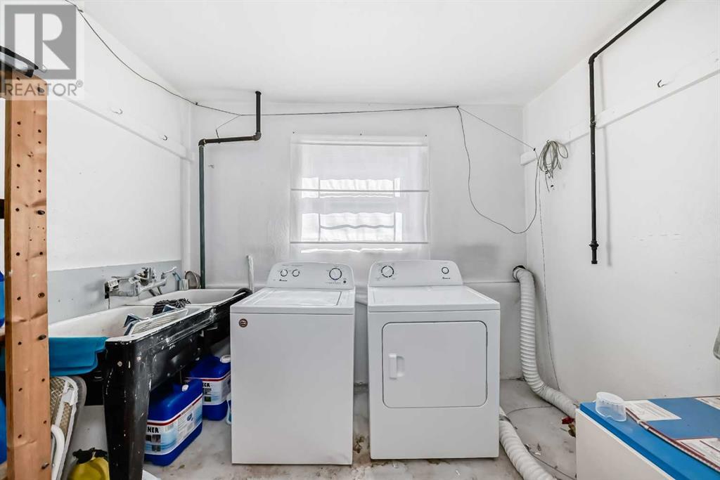 Single Family House Bi-level for Sale in   Avenue NW Capitol Hill Calgary 