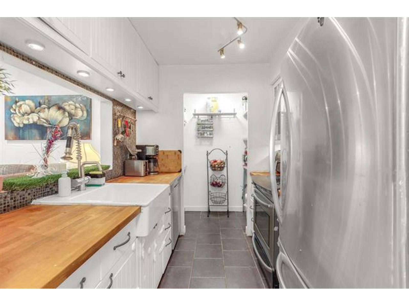218 15991 THRIFT AVENUE, Surrey real estate listing R3014210