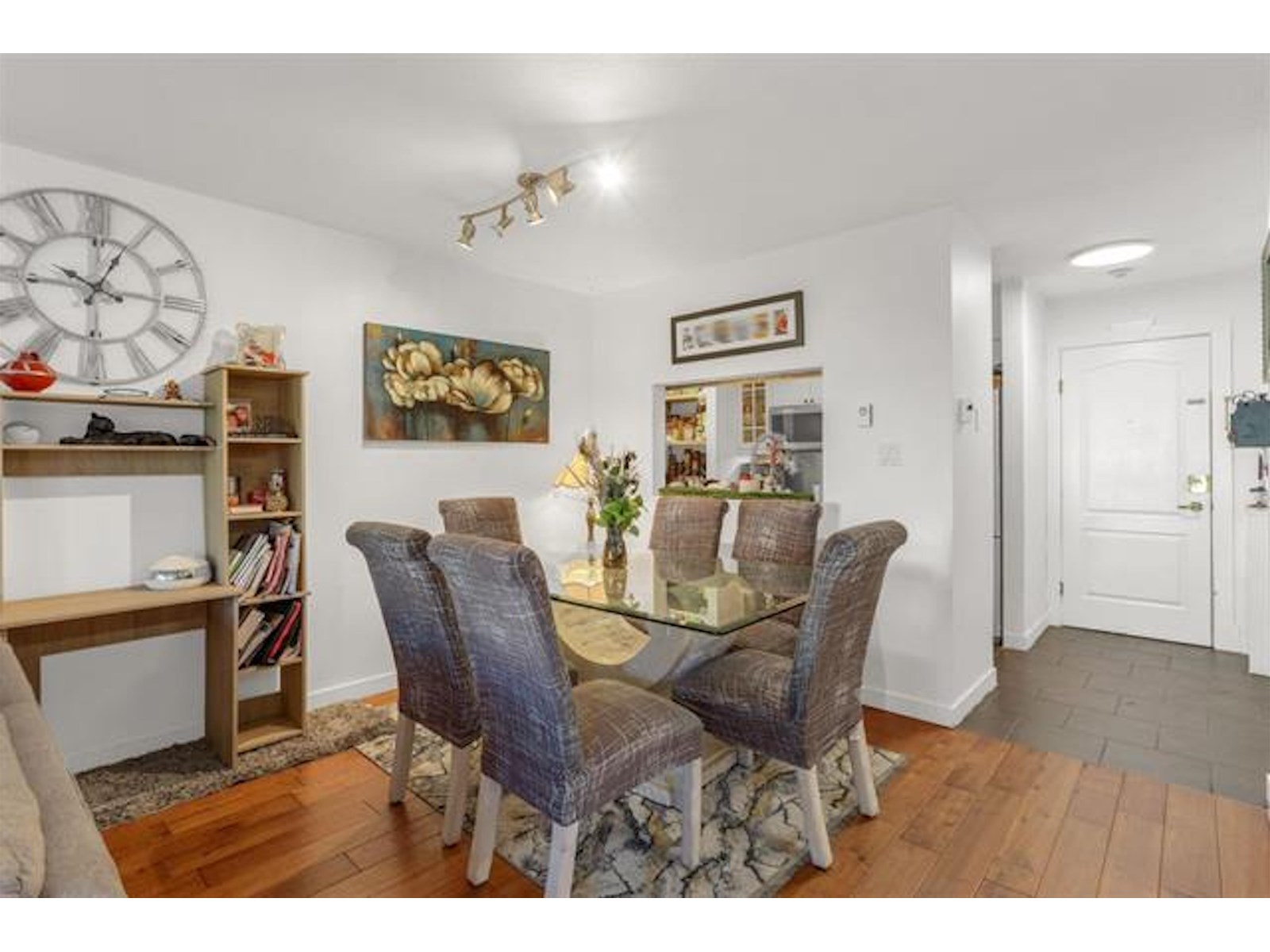 218 15991 THRIFT AVENUE, Surrey real estate listing R3014210