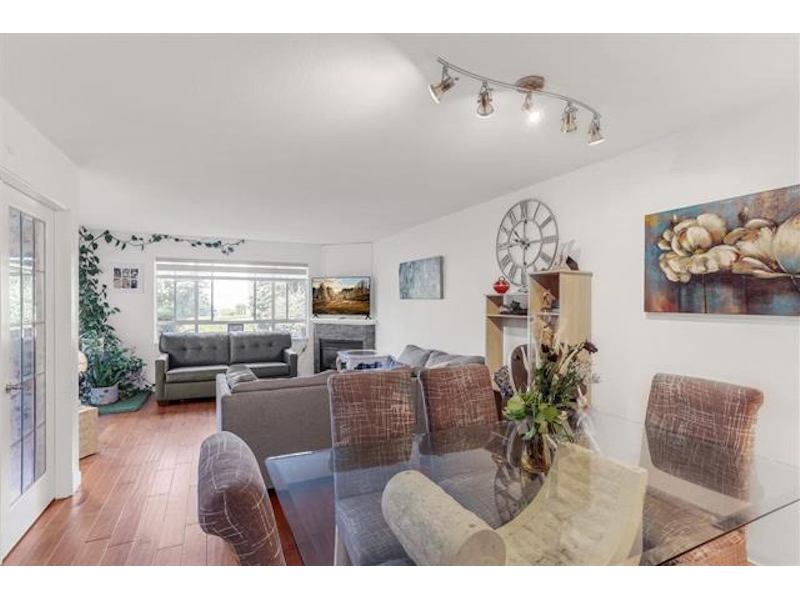 218 15991 THRIFT AVENUE, Surrey real estate listing R3014210