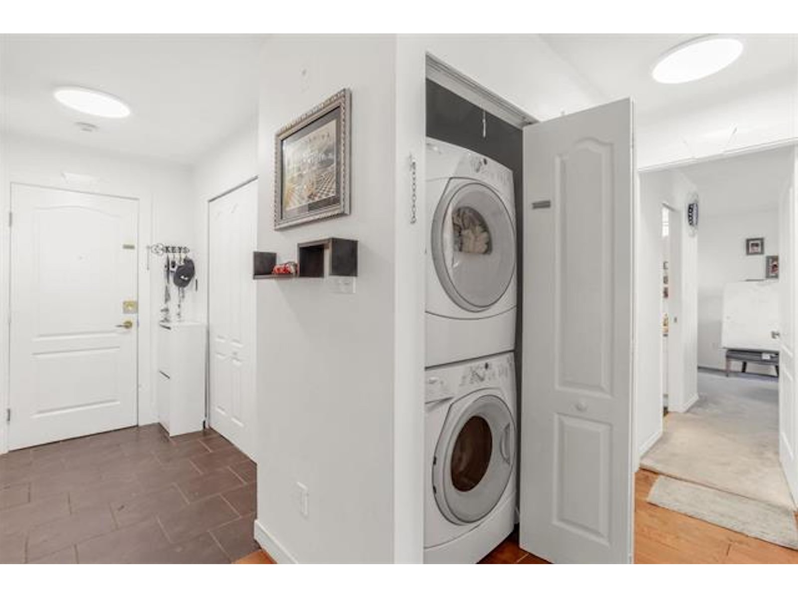 218 15991 THRIFT AVENUE, Surrey real estate listing R3014210