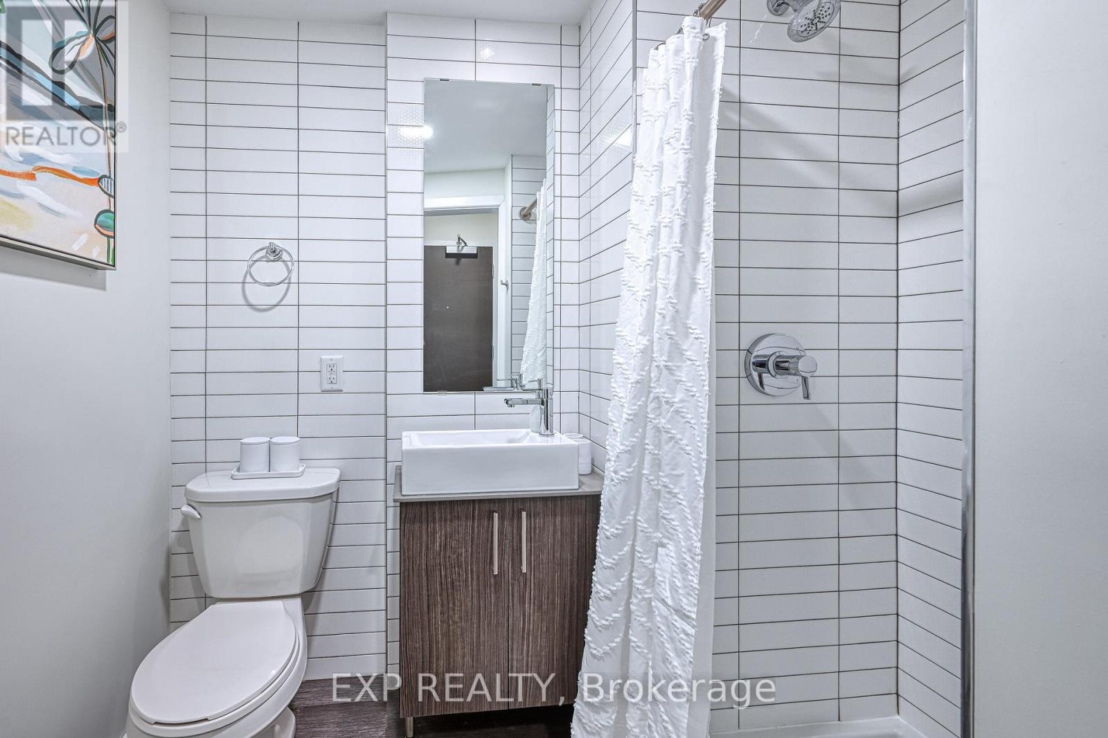 https://ddfcdn.realtor.ca/listing/TS638853752892370000/reb76/highres/8/x12217948_16.jpg