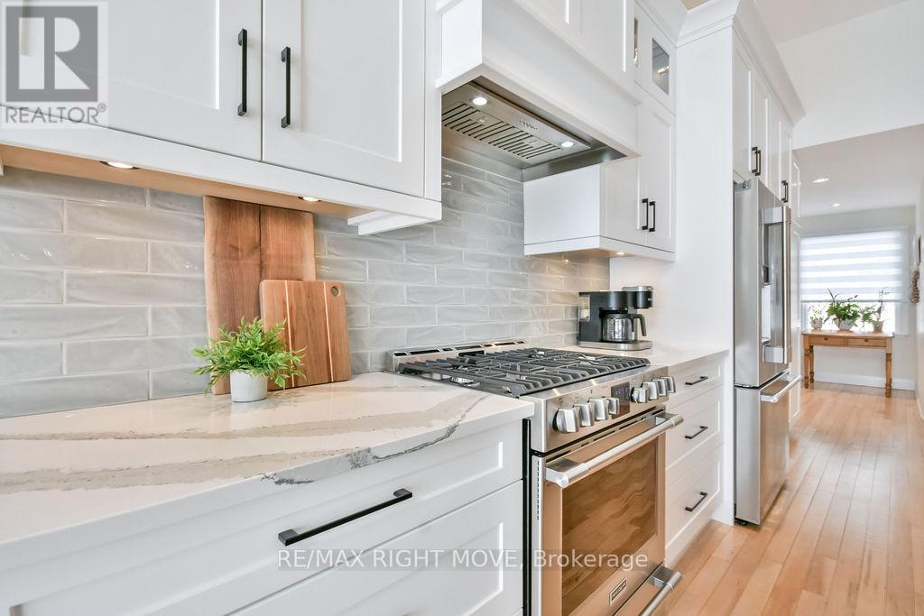 Photo 11 of 668 Broadview Avenue, Orillia ON