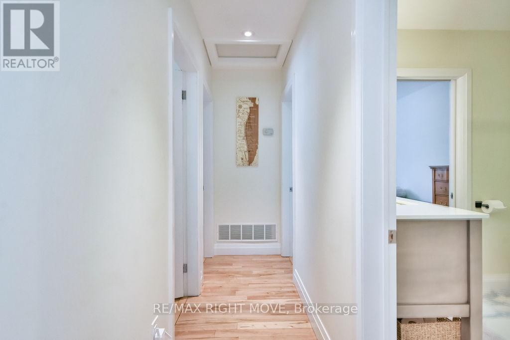 Photo 31 of 668 Broadview Avenue, Orillia ON