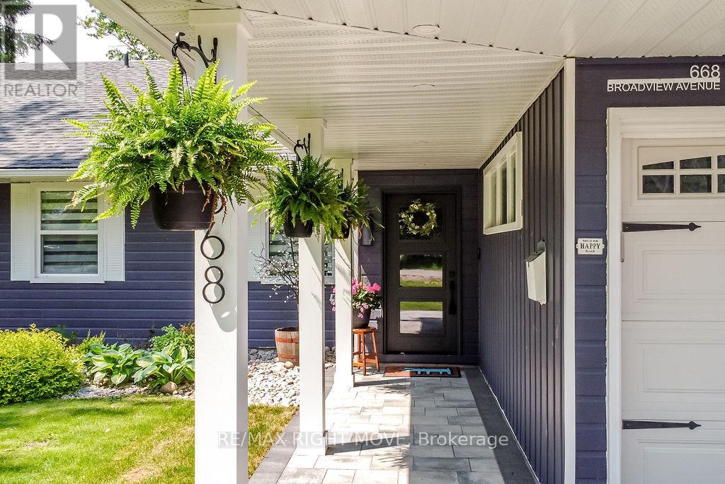 Photo 4 of 668 Broadview Avenue, Orillia ON