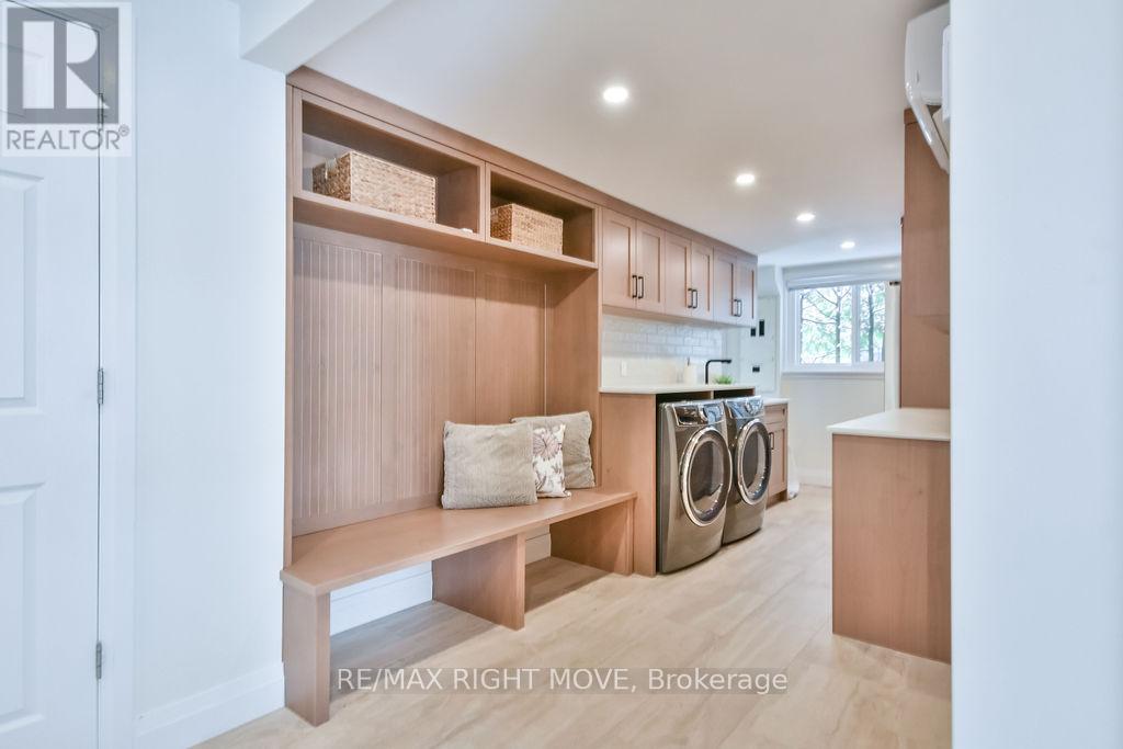 Photo 8 of 668 Broadview Avenue, Orillia ON