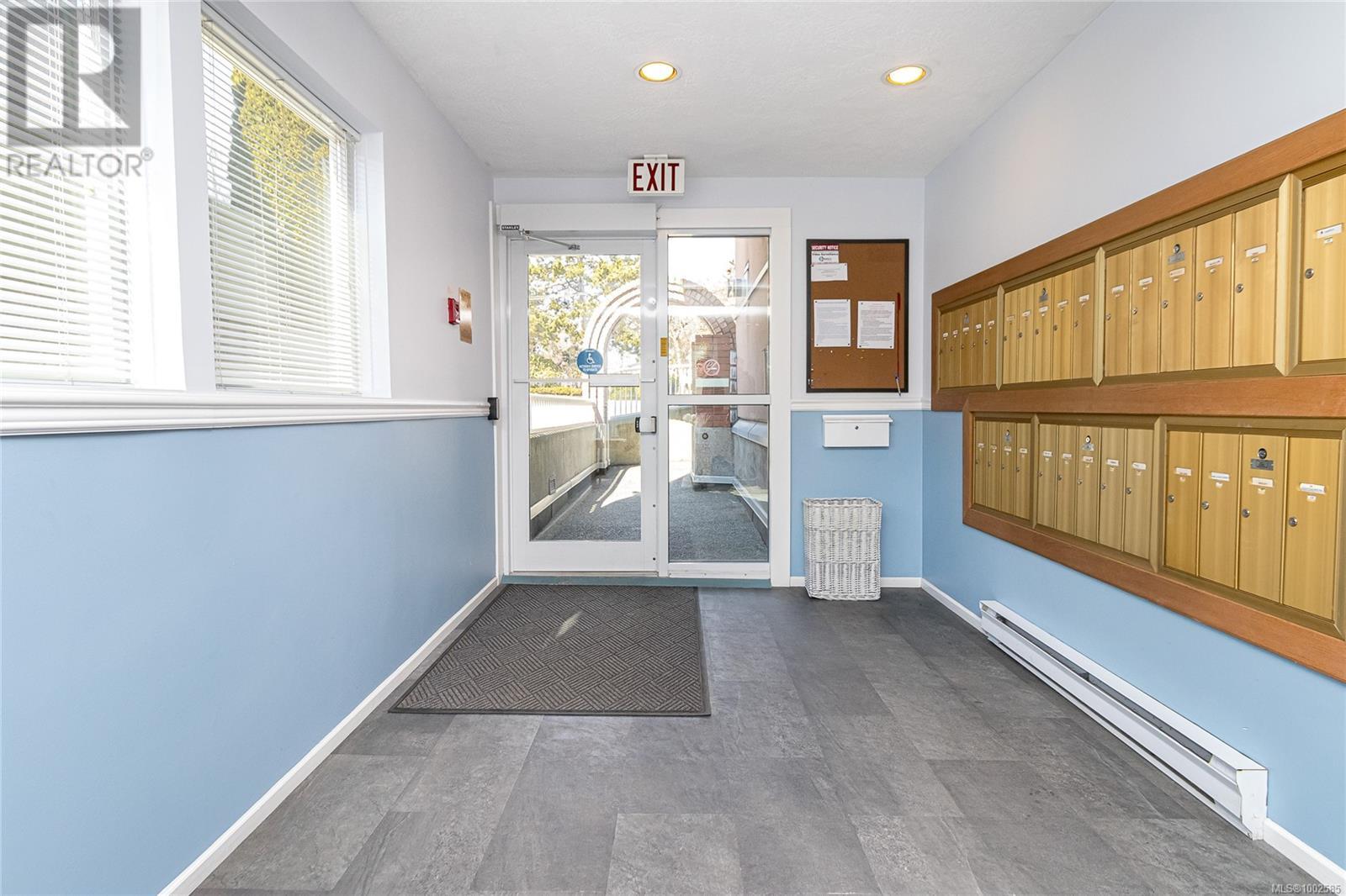 #307 1519 HILLSIDE AVE - Image 4