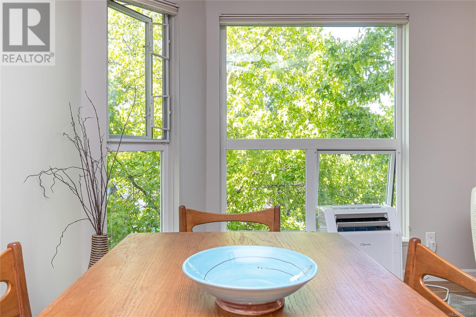 #307 1519 HILLSIDE AVE - Image 11