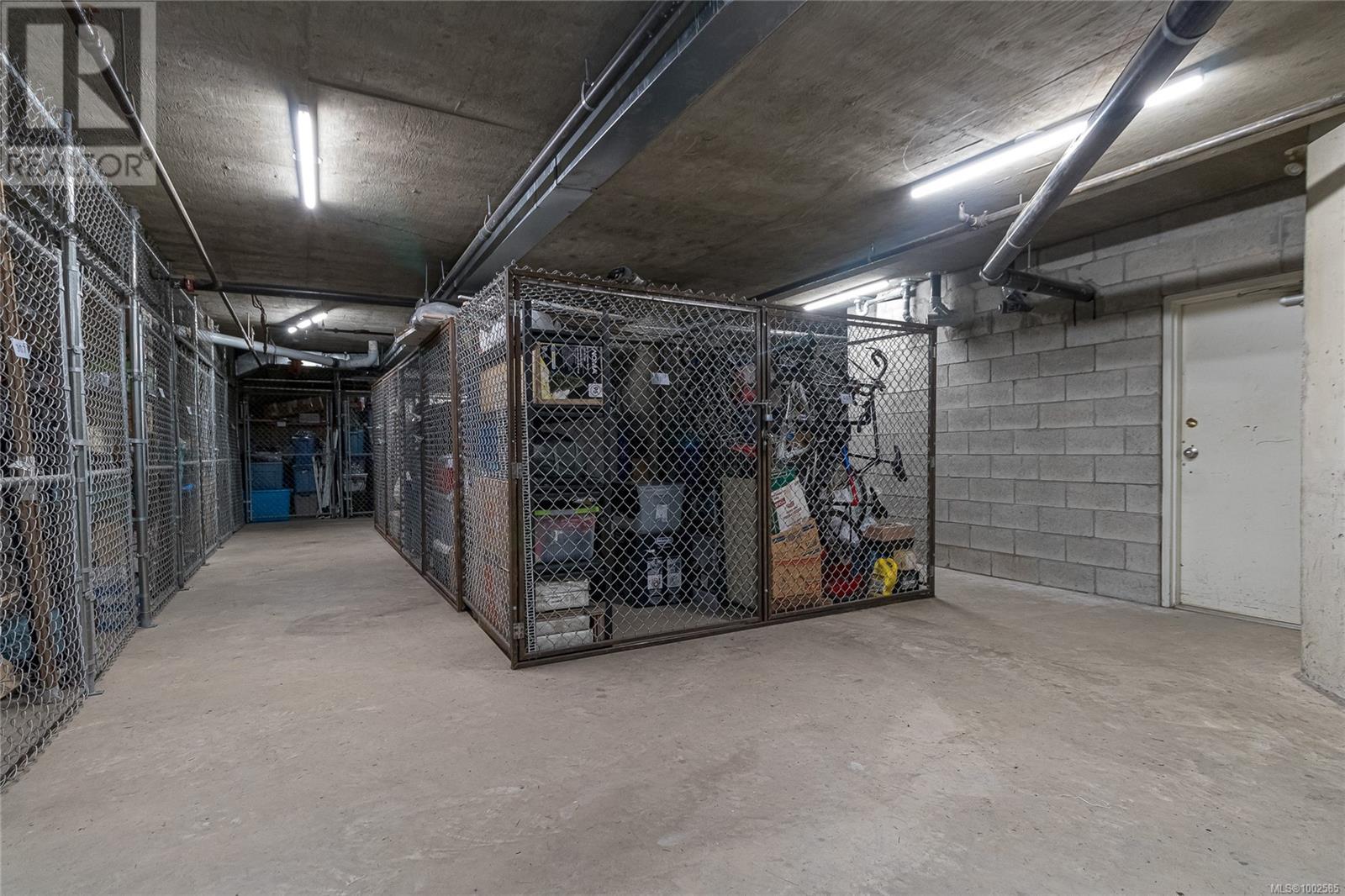 #307 1519 HILLSIDE AVE - Image 28
