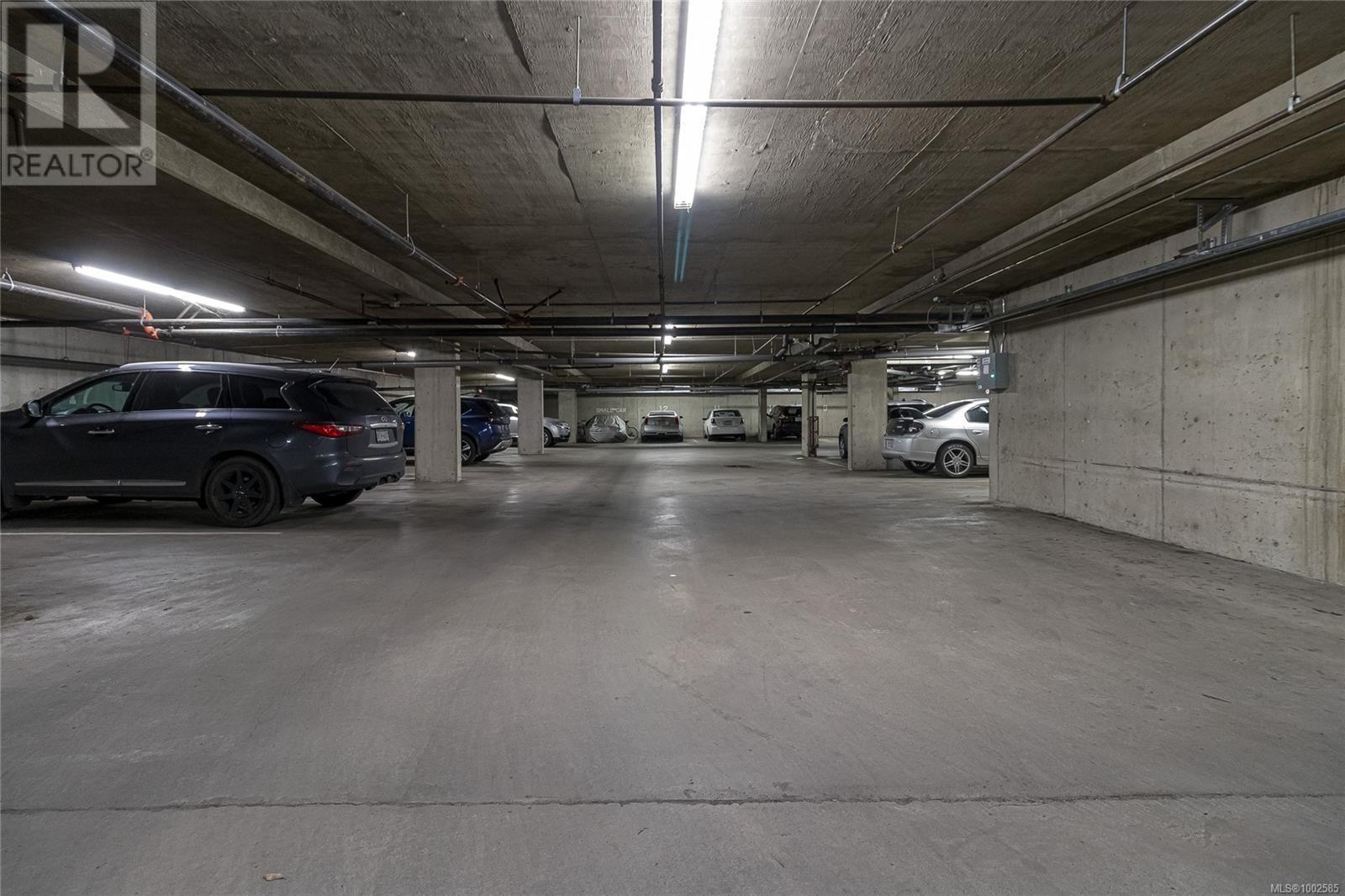#307 1519 HILLSIDE AVE - Image 27