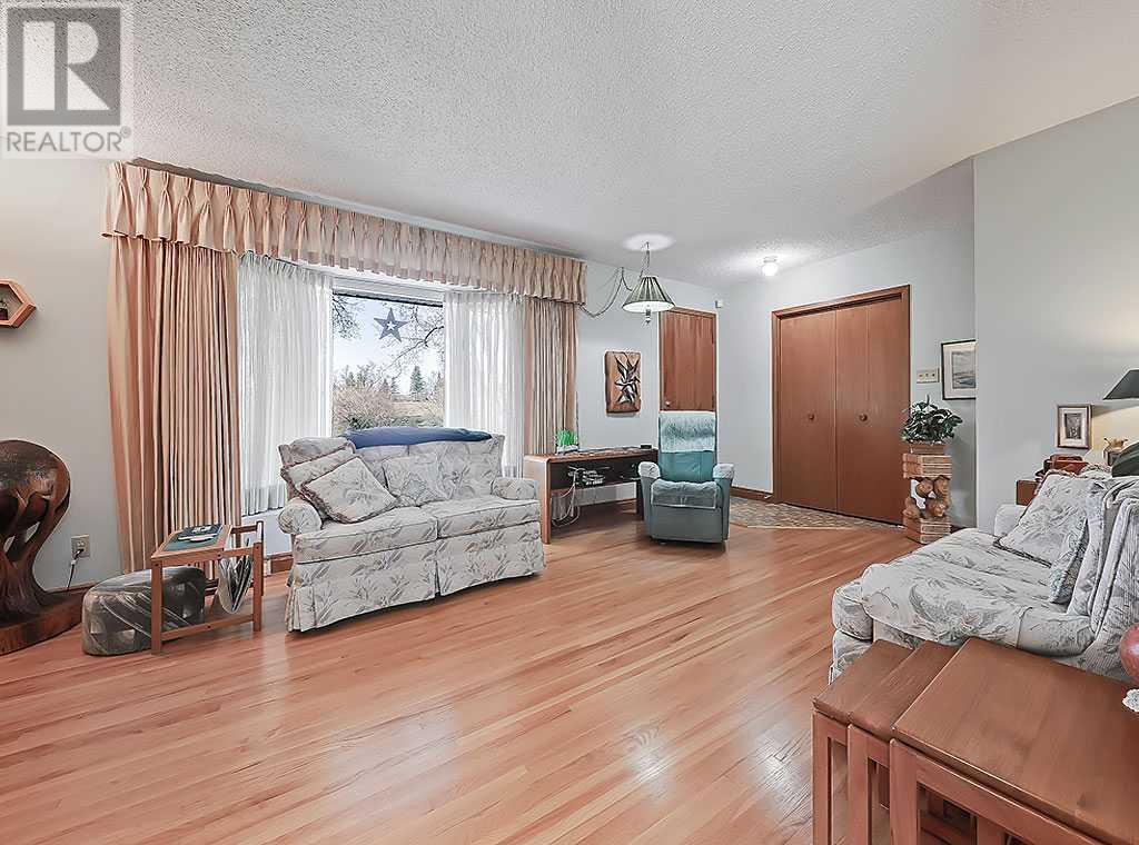 Single Family House Bungalow for Sale in  Rosevale Drive NW Rosemont Calgary 