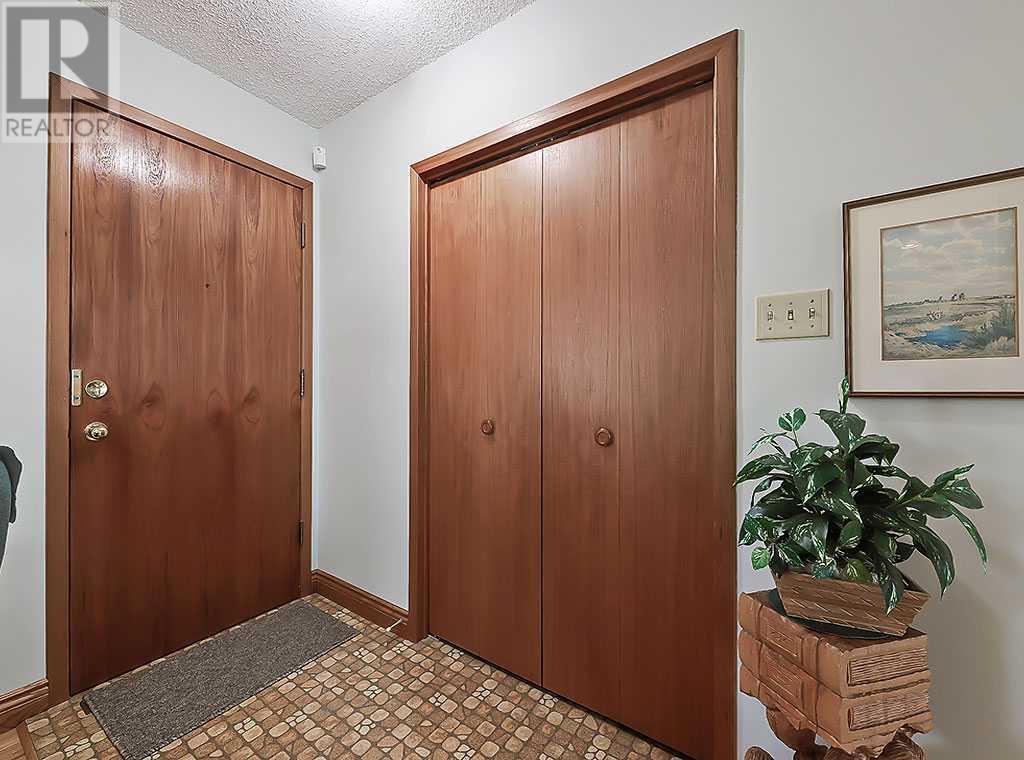 Single Family House Bungalow for Sale in  Rosevale Drive NW Rosemont Calgary 
