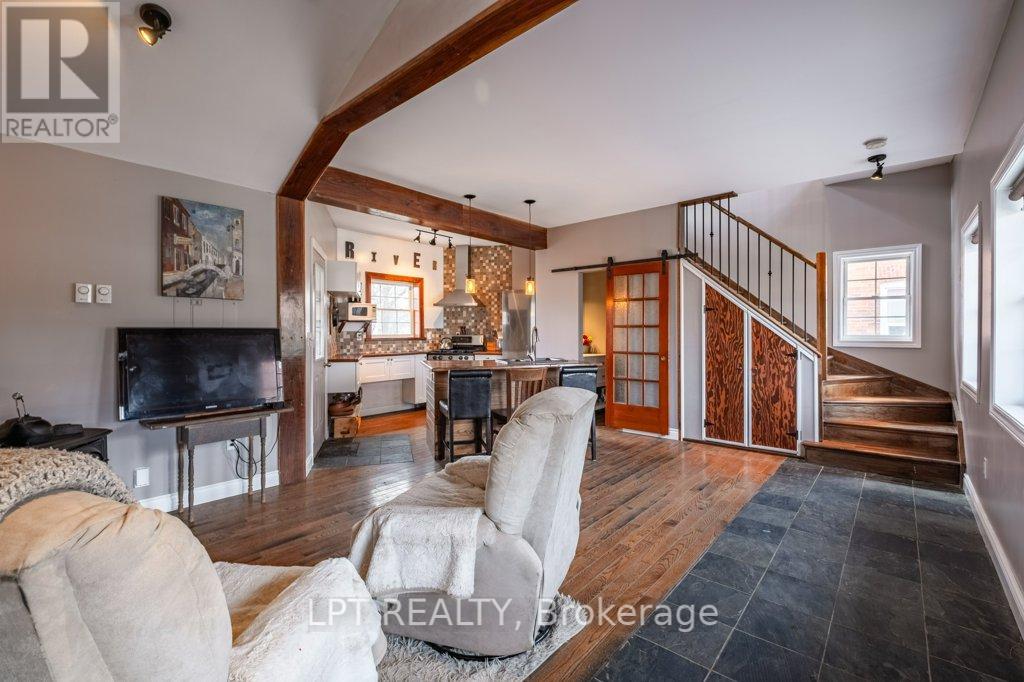 Photo 19 of 277 Brock Street, Gananoque ON