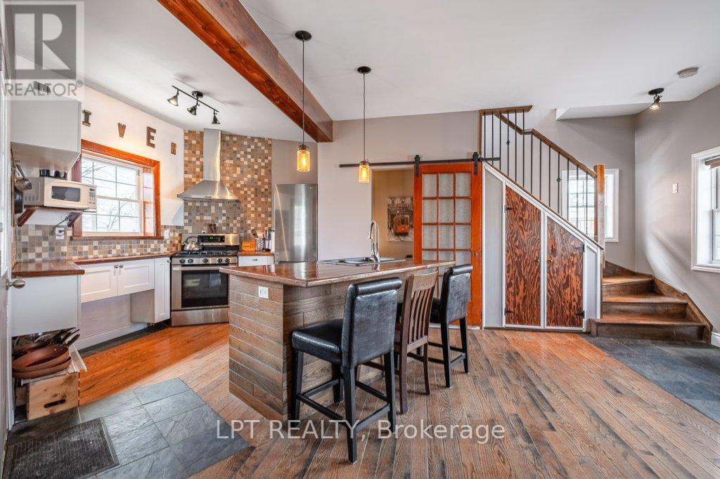 Photo 15 of 277 Brock Street, Gananoque ON