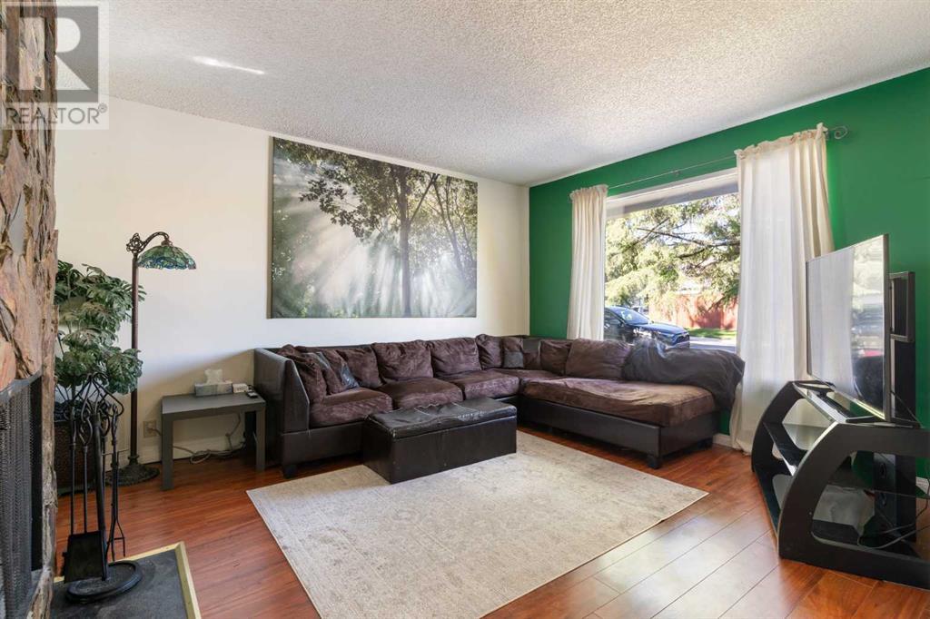 79 Beaconsfield Close NW, Calgary, Alberta