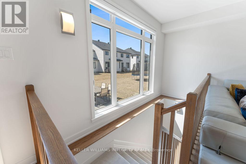 Photo 21 of 81 Heirloom Street, Ottawa ON