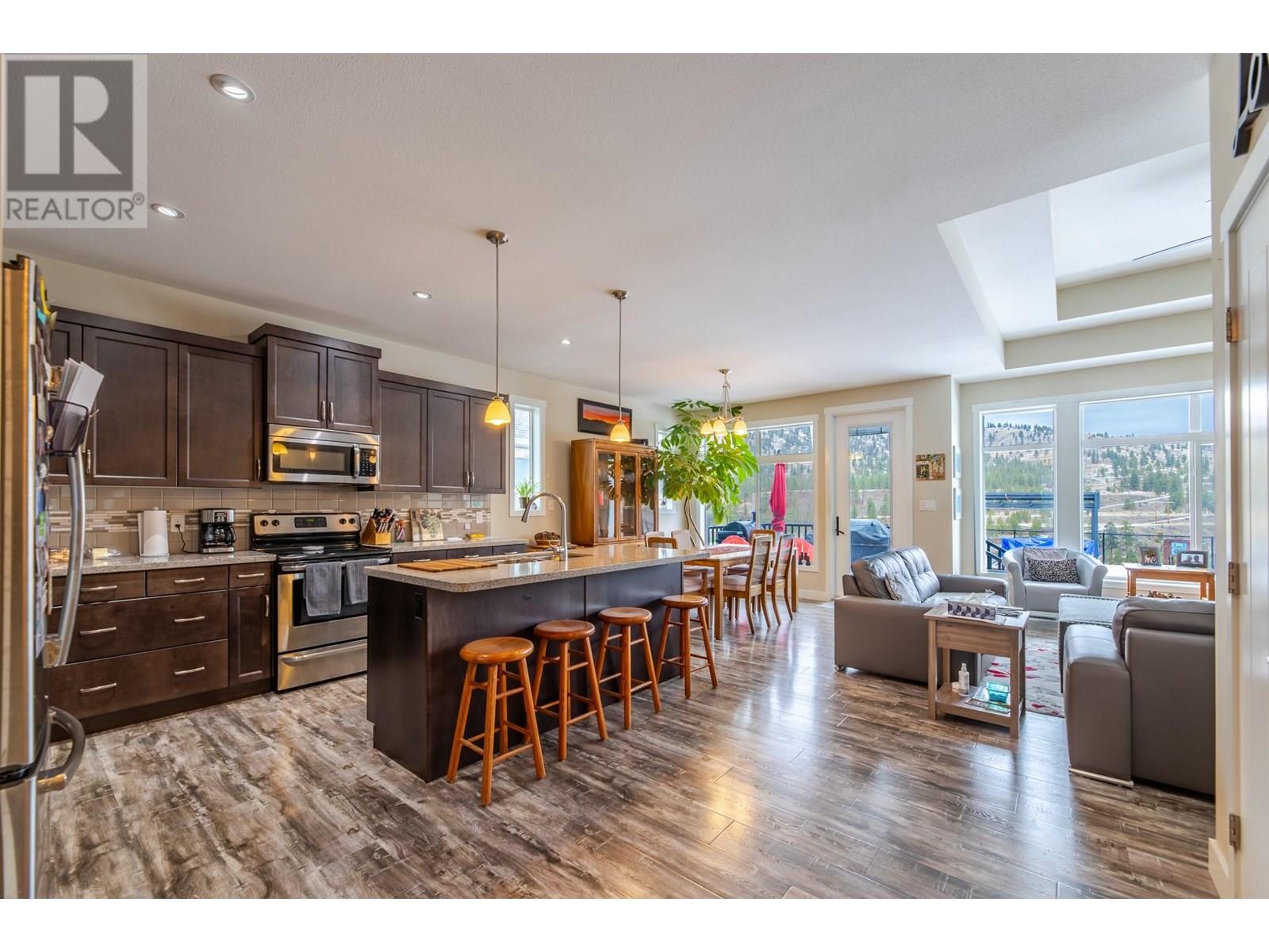 2189 BRENT Drive, Penticton