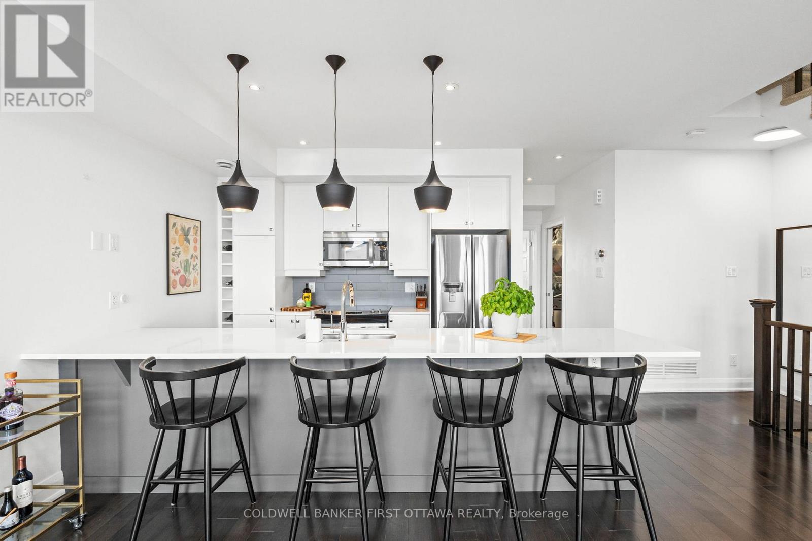 Photo 6 of 107 Poplin Street, Ottawa ON