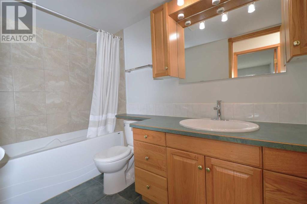 Single Family House for Sale in    Avenue SW Windsor Park Calgary 