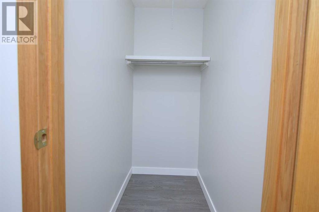 Single Family House for Sale in    Avenue SW Windsor Park Calgary 