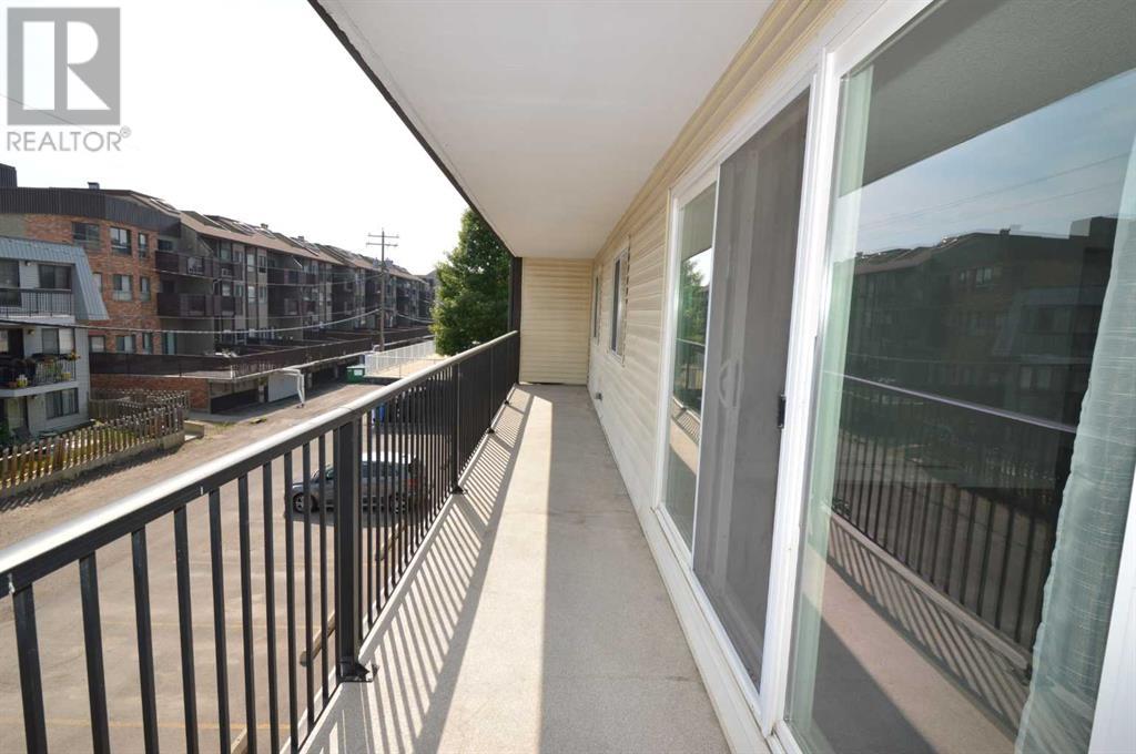 Single Family House for Sale in    Avenue SW Windsor Park Calgary 