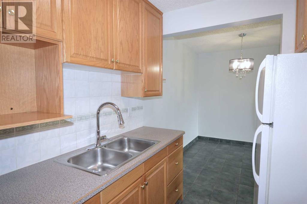 Single Family House for Sale in    Avenue SW Windsor Park Calgary 