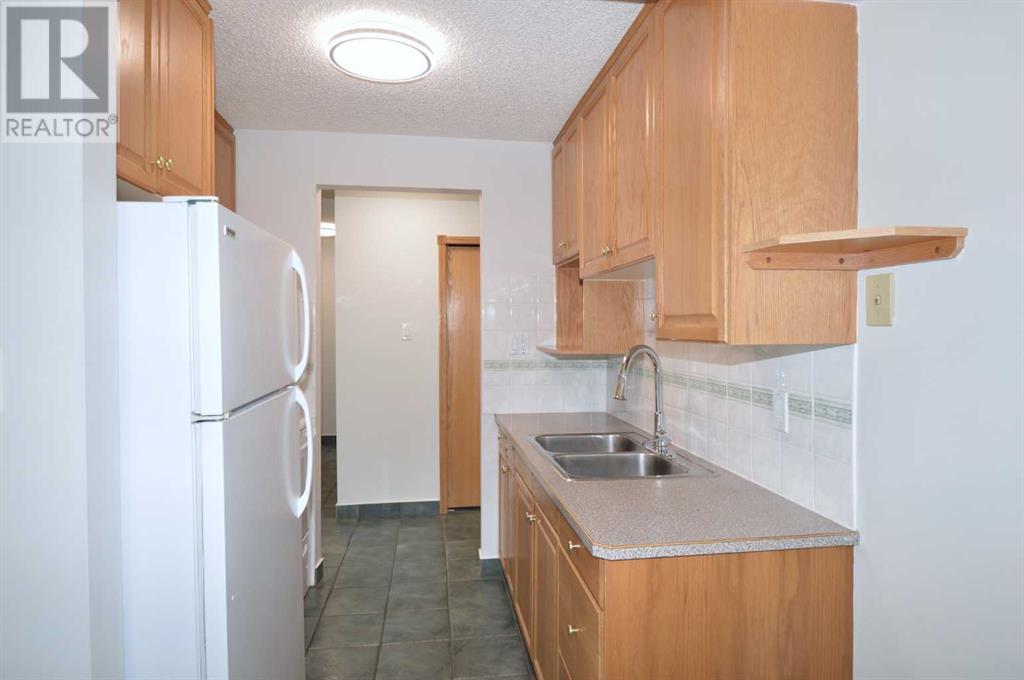 Single Family House for Sale in    Avenue SW Windsor Park Calgary 