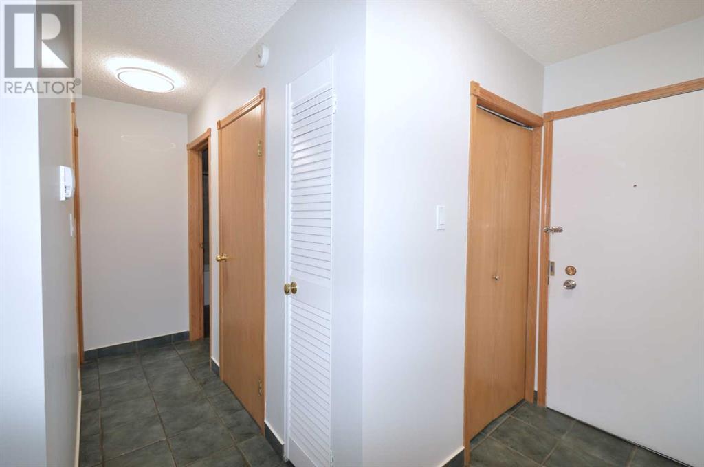 Single Family House for Sale in    Avenue SW Windsor Park Calgary 