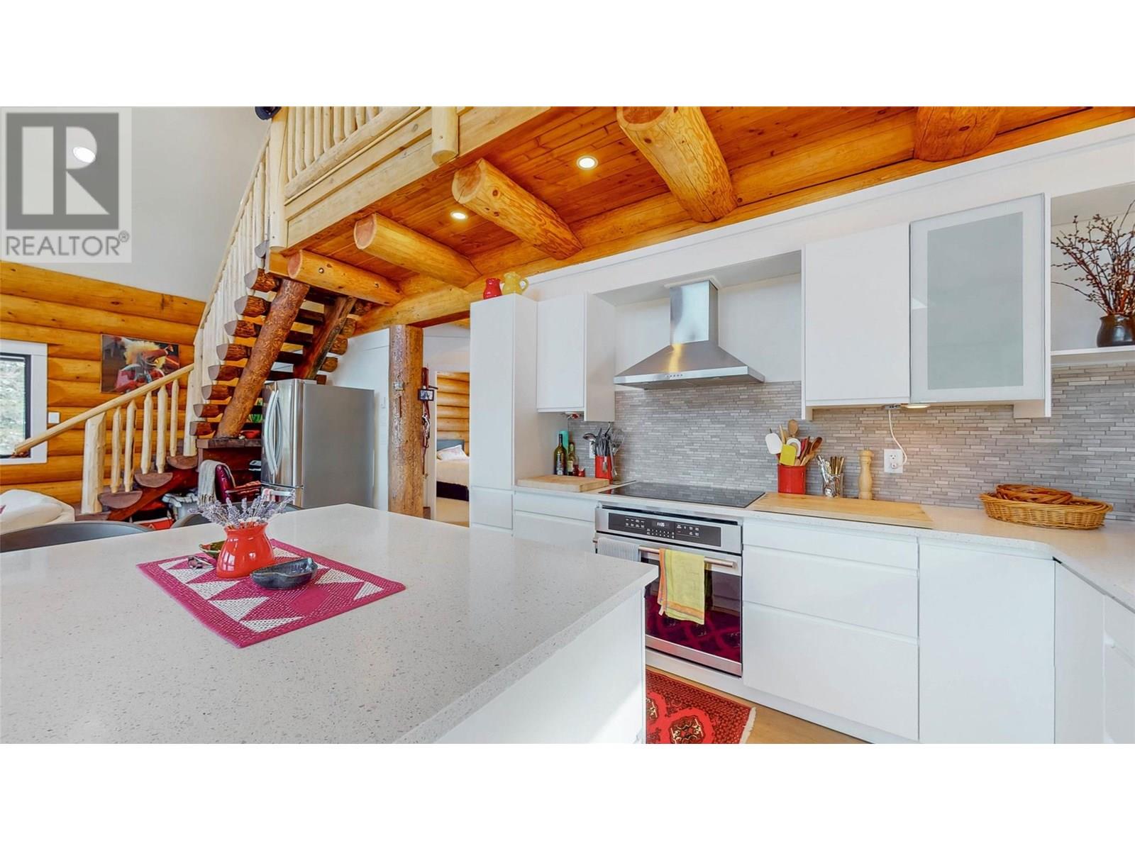 185 CARIBOU Way, Osoyoos