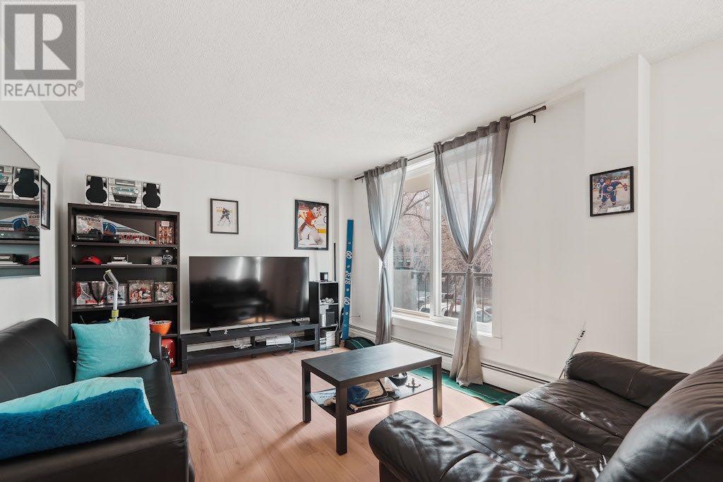 Single Family House for Sale in    Avenue SW Beltline Calgary 
