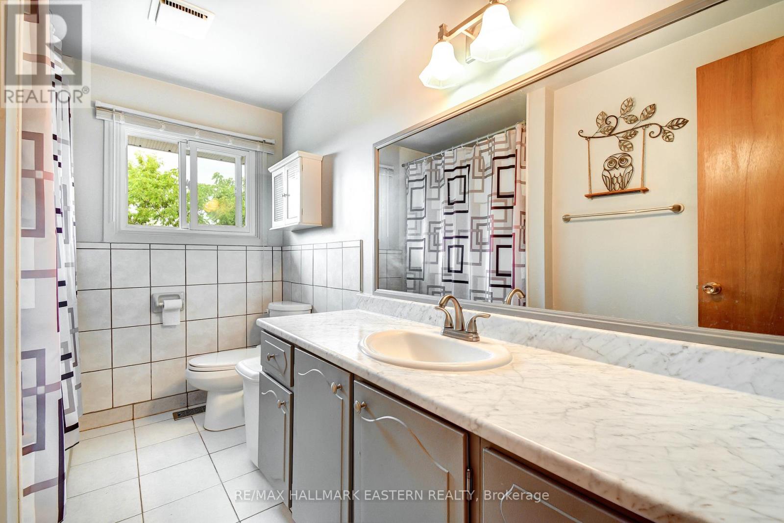 Photo 45 of 509 Montcalm Drive, Peterborough North ON