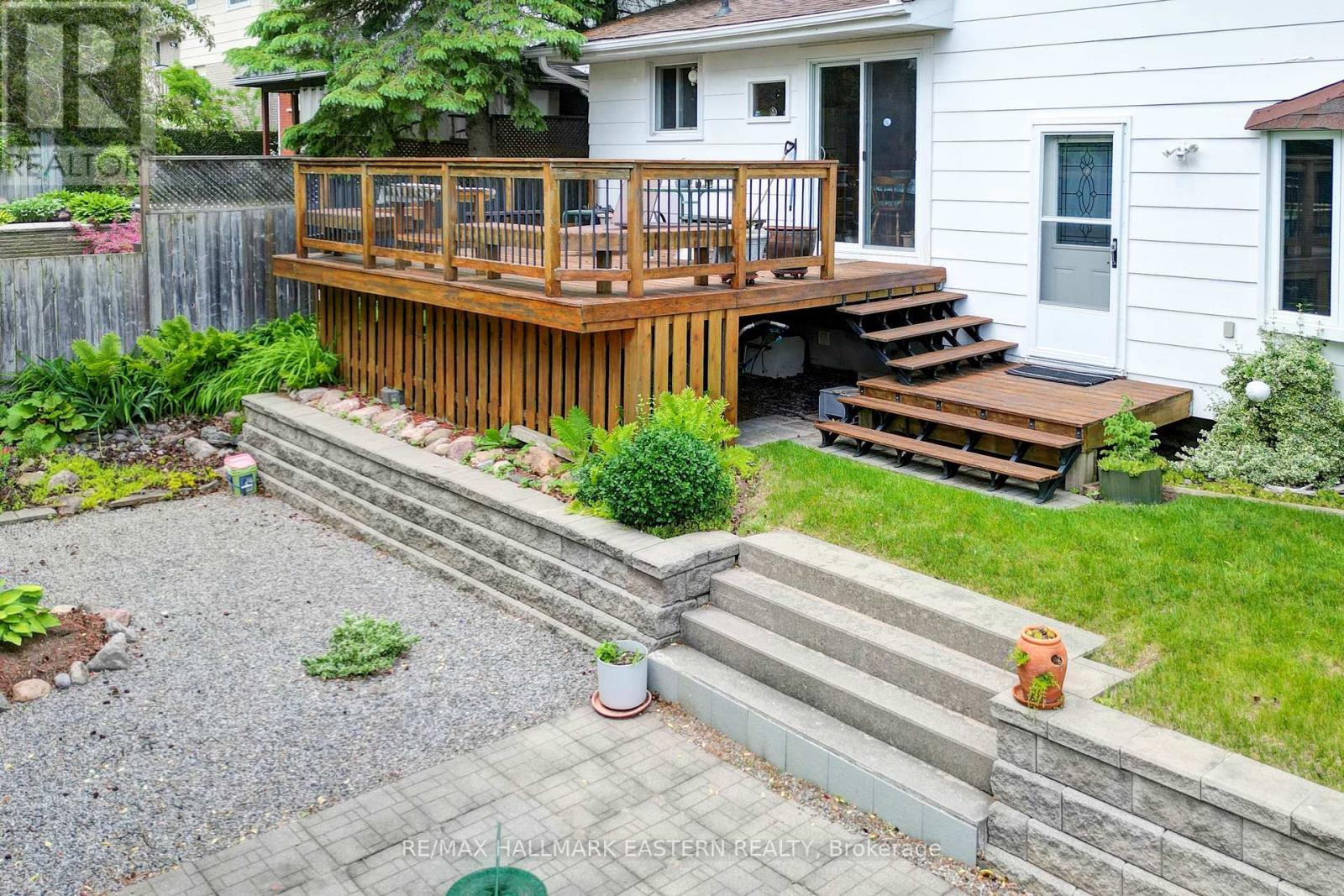 Photo 11 of 509 Montcalm Drive, Peterborough North ON
