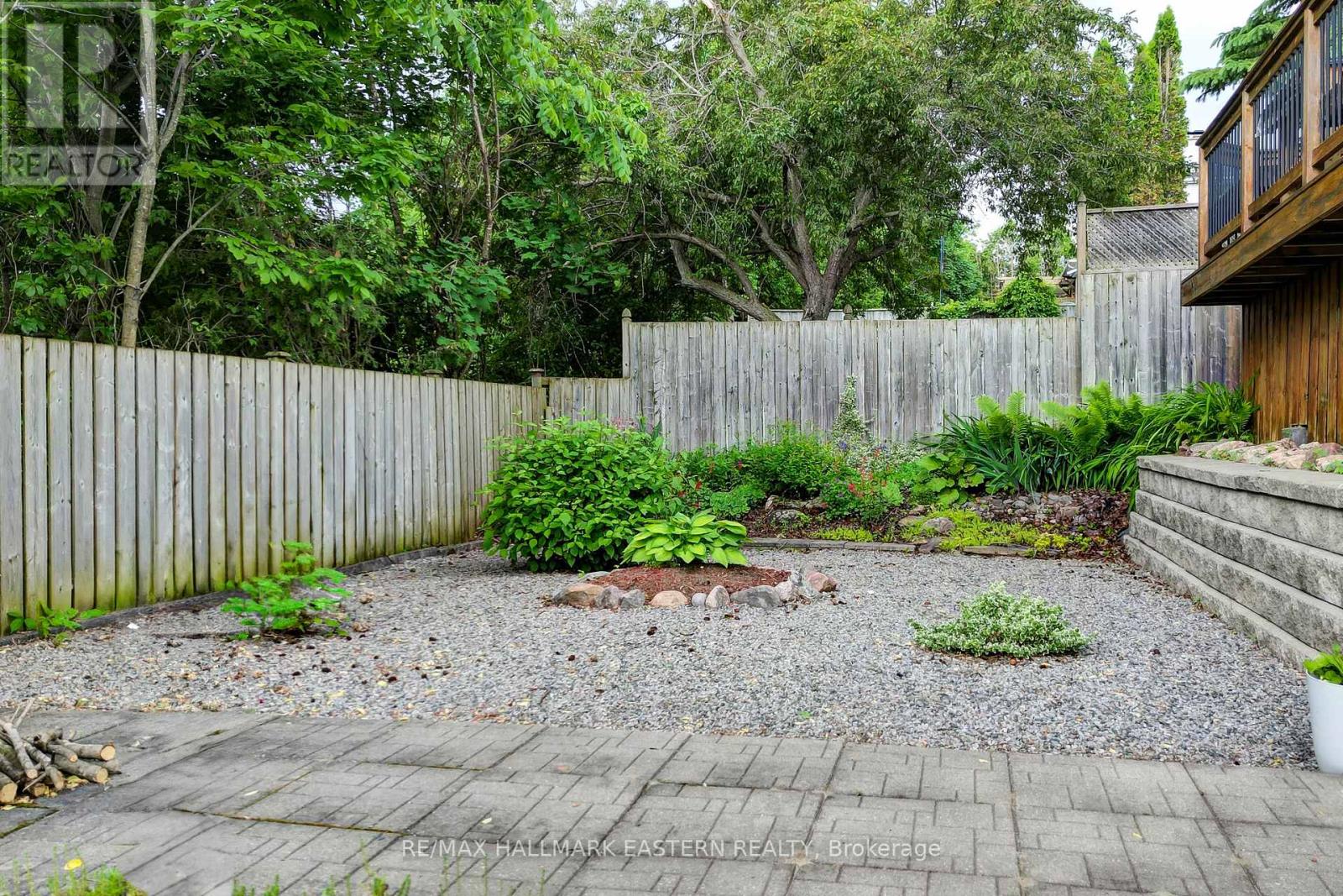 Photo 2 of 509 Montcalm Drive, Peterborough North ON
