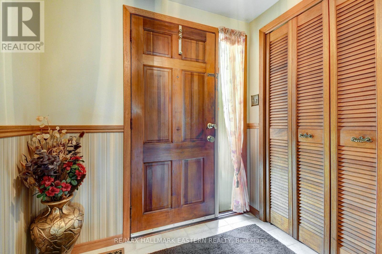 Photo 21 of 509 Montcalm Drive, Peterborough North ON