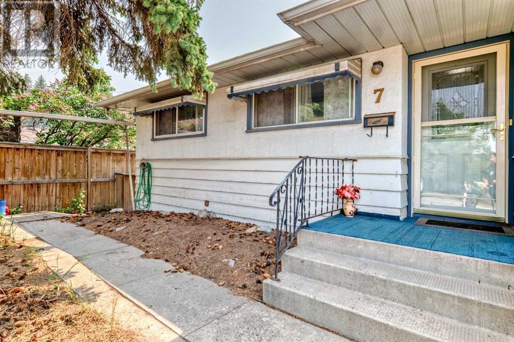 Photo 2 of 7 Fielding Drive Se, Calgary AB
