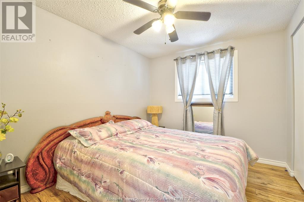 Photo 9 of 3196 Elmwood Crescent, Windsor ON