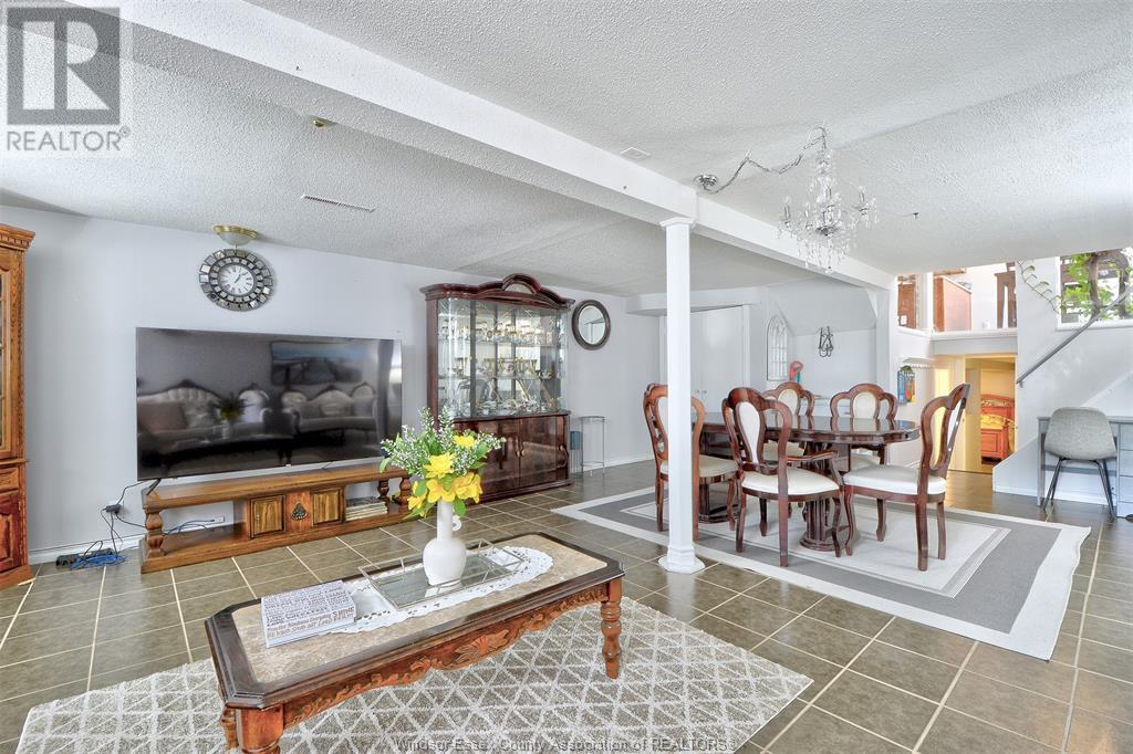 Photo 24 of 3196 Elmwood Crescent, Windsor ON