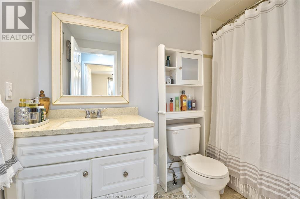 Photo 17 of 3196 Elmwood Crescent, Windsor ON