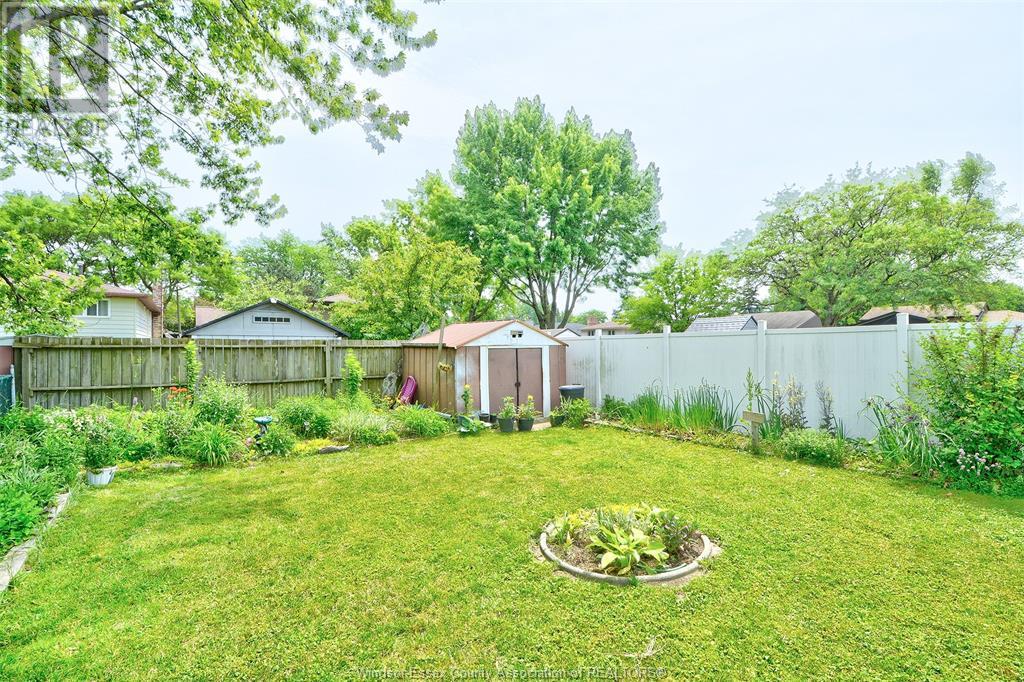 Photo 16 of 3196 Elmwood Crescent, Windsor ON