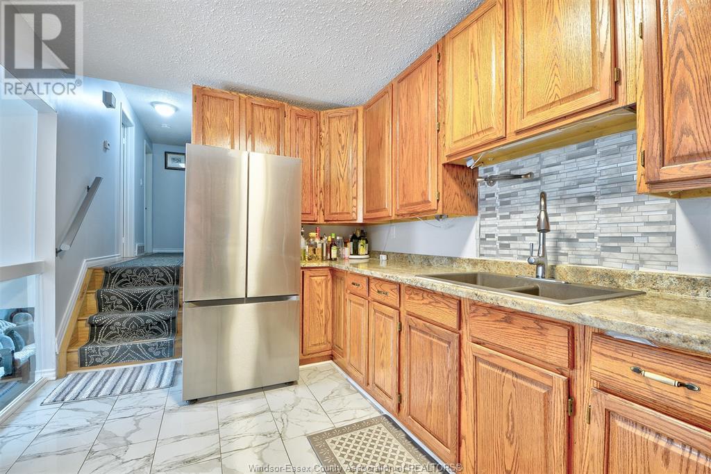 Photo 6 of 3196 Elmwood Crescent, Windsor ON