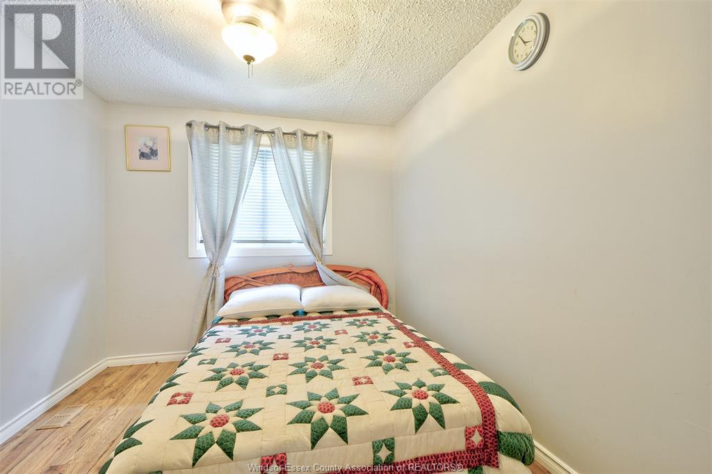 Photo 12 of 3196 Elmwood Crescent, Windsor ON