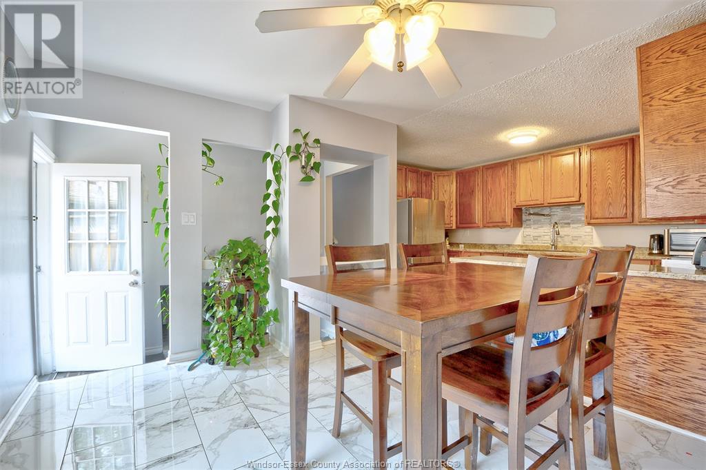 Photo 3 of 3196 Elmwood Crescent, Windsor ON