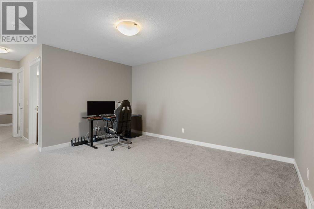 Single Family House for Sale in  Evansglen Mews NW Evanston Calgary 