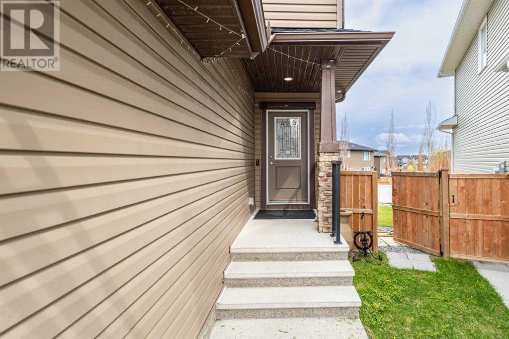 Single Family House for Sale in  Evansglen Mews NW Evanston Calgary 
