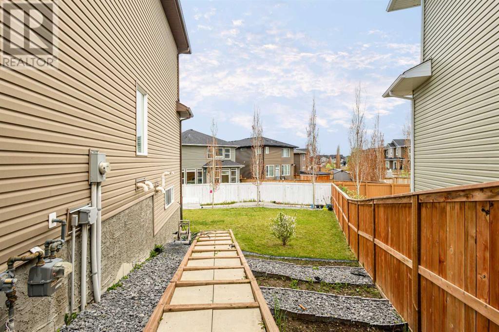 Single Family House for Sale in  Evansglen Mews NW Evanston Calgary 